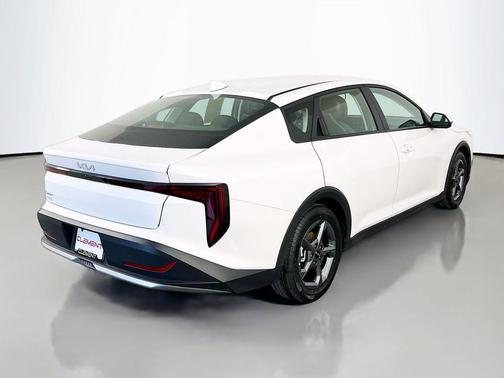 Snow White Pearl 2025 Kia K4 LXS