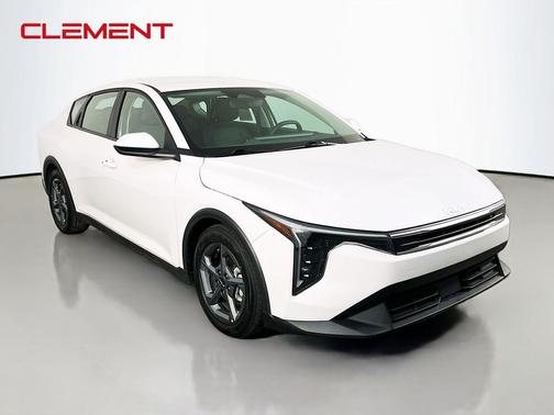 Snow White Pearl 2025 Kia K4 LXS
