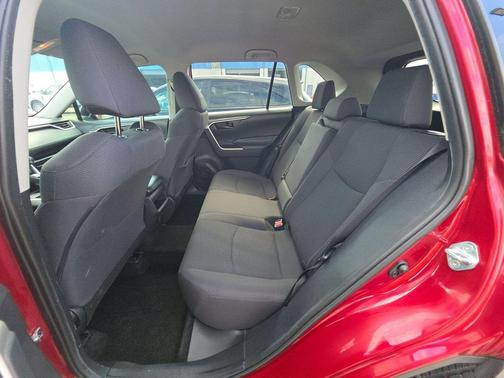 Ruby Flare Pearl 2019 Toyota RAV4 LE