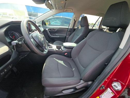 Ruby Flare Pearl 2019 Toyota RAV4 LE