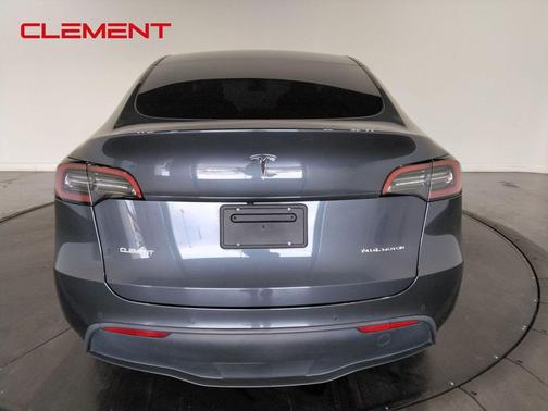 2022 Tesla Model Y Long Range Dual Motor All-Wheel Drive