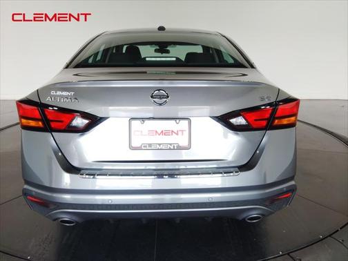 2022 Nissan Altima SR FWD