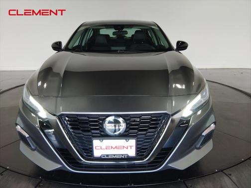 2022 Nissan Altima SR FWD