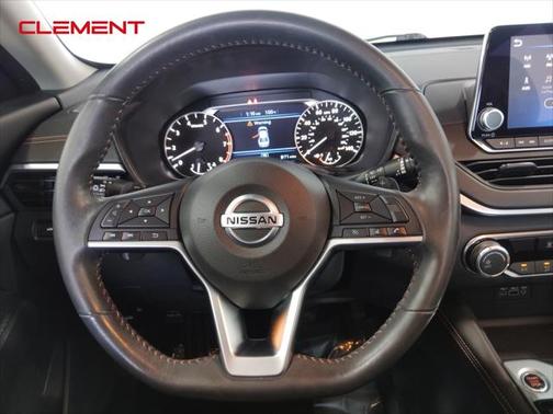 2022 Nissan Altima SR FWD