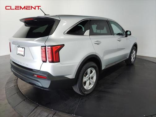 2022 Kia Sorento LX