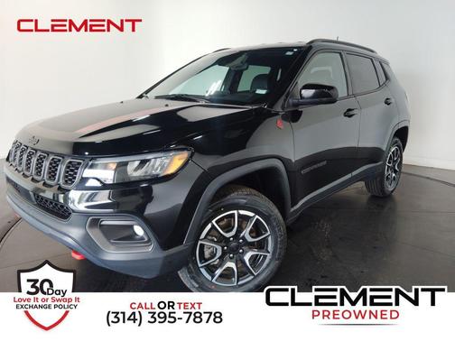 Diamond Black Crystal Pearlcoat 2024 Jeep Compass Trailhawk
