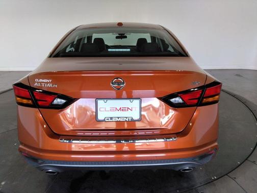 2022 Nissan Altima SR FWD