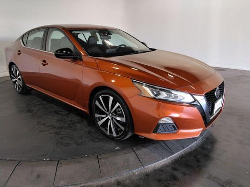 2022 Nissan Altima SR FWD