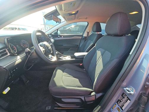 Everlasting Silver 2022 Kia K5 LX