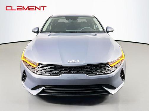 Everlasting Silver 2022 Kia K5 LX