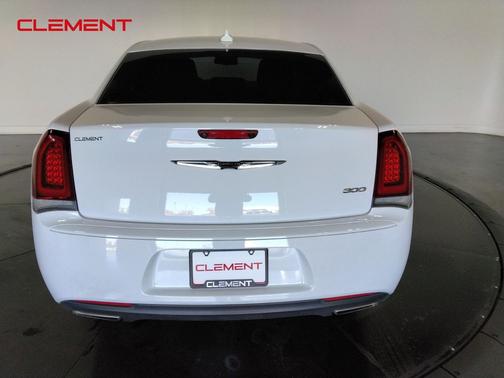 2019 Chrysler 300 Touring