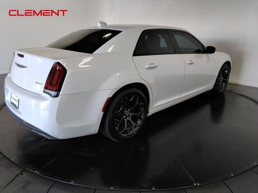 2019 Chrysler 300 Touring
