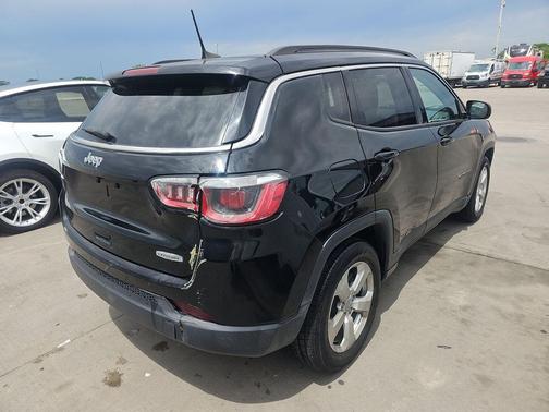 Diamond Black Crystal Pearlcoat 2020 Jeep Compass Latitude