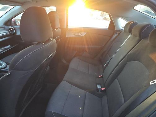 Currant Red 2023 Kia Forte LXS