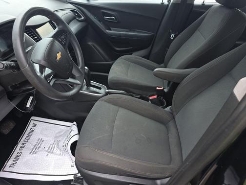 Mosaic Black Metallic 2018 Chevrolet Trax LS