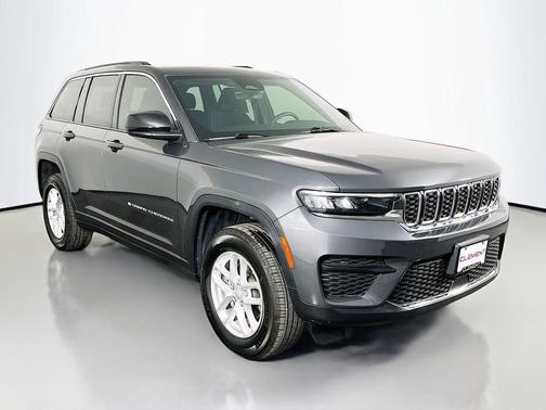 Baltic Gray Metallic Clearcoat 2025 Jeep Grand Cherokee Laredo