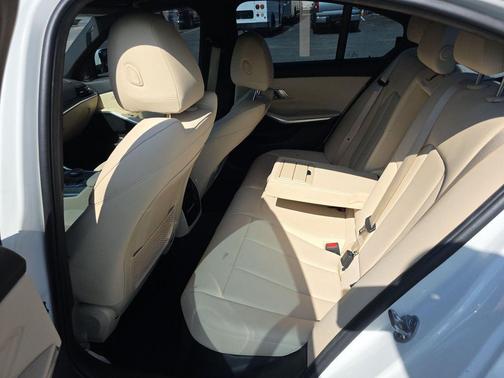 Alpine White 2021 BMW 330 330i