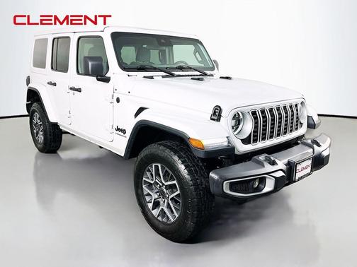 Bright White Clearcoat 2025 Jeep Wrangler 4-Door Sahara 4x4