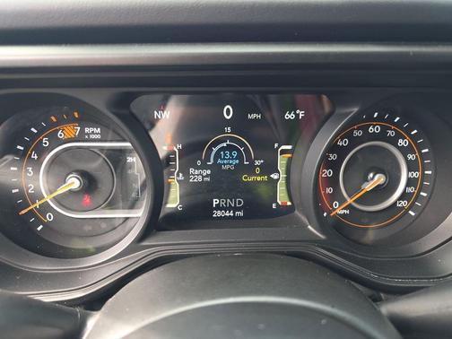 Bright White Clearcoat 2025 Jeep Wrangler 4-Door Sahara 4x4