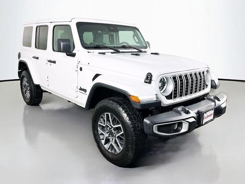 Bright White Clearcoat 2025 Jeep Wrangler 4-Door Sahara 4x4