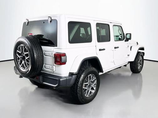 Bright White Clearcoat 2025 Jeep Wrangler 4-Door Sahara 4x4