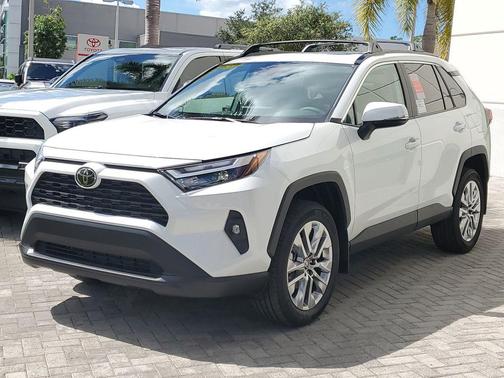 2025 Toyota RAV4 XLE Premium