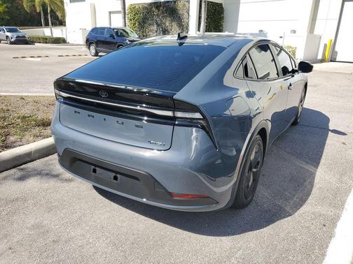 2026 Toyota Prius Plug-In Hybrid SE