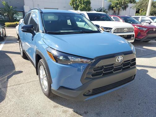 2026 Toyota Corolla Cross LE