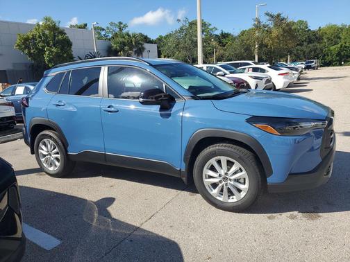 2026 Toyota Corolla Cross LE