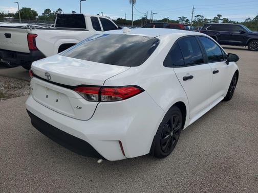 2025 Toyota Corolla LE