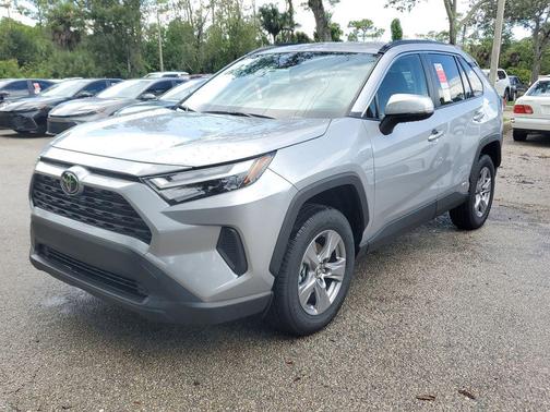 2025 Toyota RAV4 Hybrid XLE
