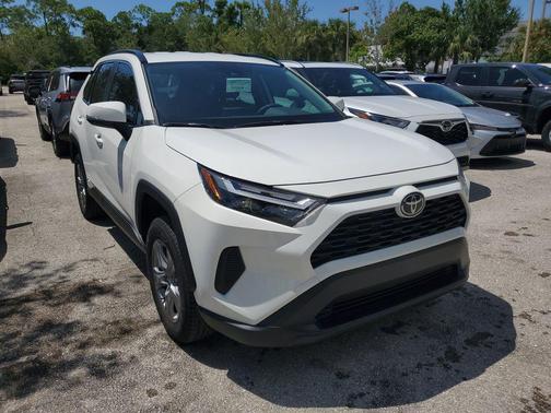 2025 Toyota RAV4 Hybrid LE