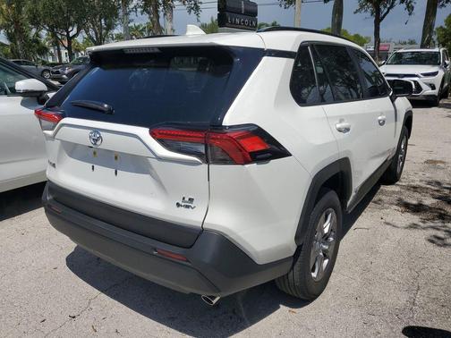 2025 Toyota RAV4 Hybrid LE