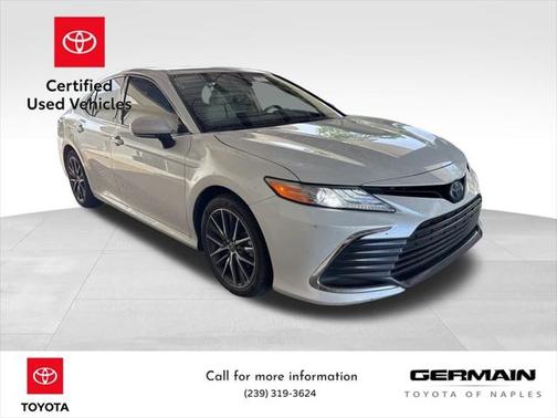 2022 Toyota Camry Hybrid XLE