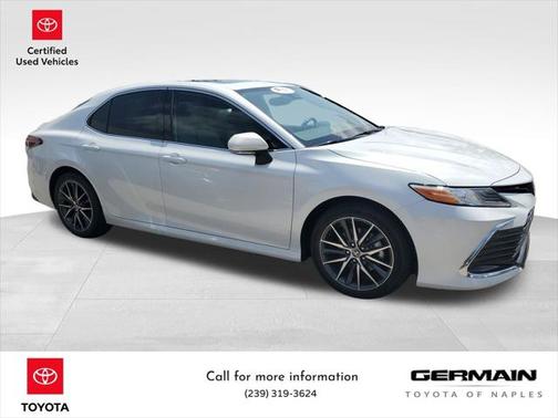 2022 Toyota Camry Hybrid XLE