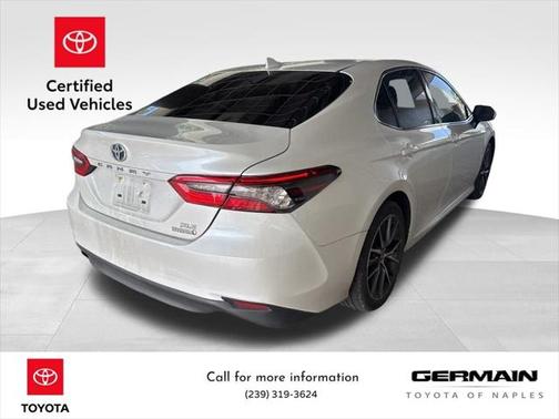 2022 Toyota Camry Hybrid XLE