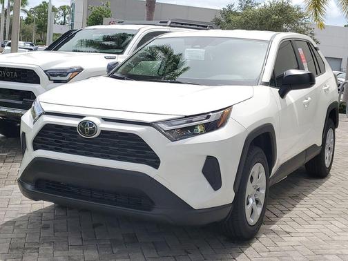2025 Toyota RAV4 LE