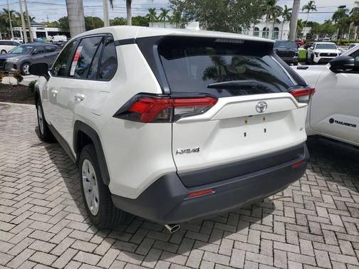 2025 Toyota RAV4 LE