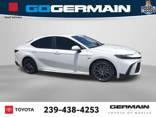 Ice Cap 2025 Toyota Camry SE