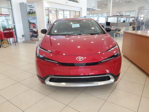 2026 Toyota Prius Plug-In Hybrid SE