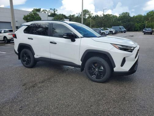 2025 Toyota RAV4 Hybrid XLE