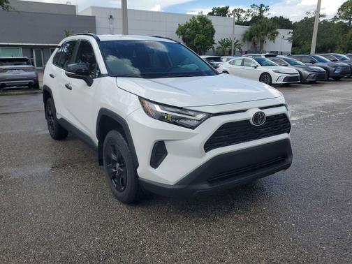 2025 Toyota RAV4 Hybrid XLE