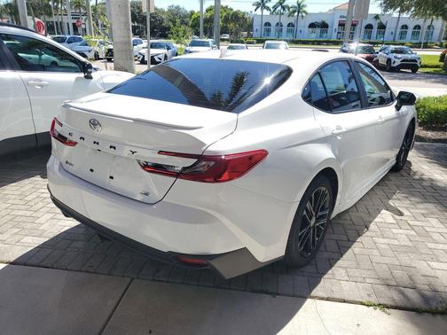 2025 Toyota Camry SE