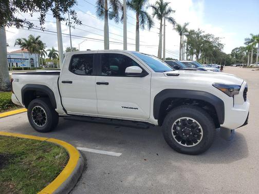 2025 Toyota Tacoma TRD Off Road
