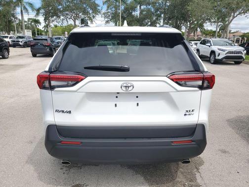 2025 Toyota RAV4 Hybrid XLE