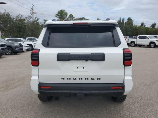 2026 Toyota 4Runner SR5