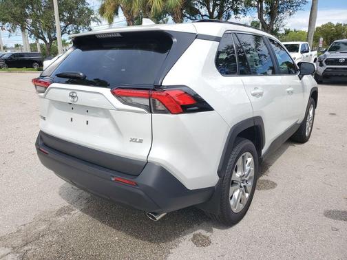 2025 Toyota RAV4 XLE Premium