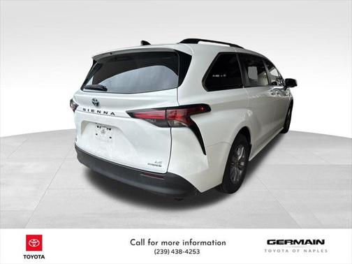 2022 Toyota Sienna LE