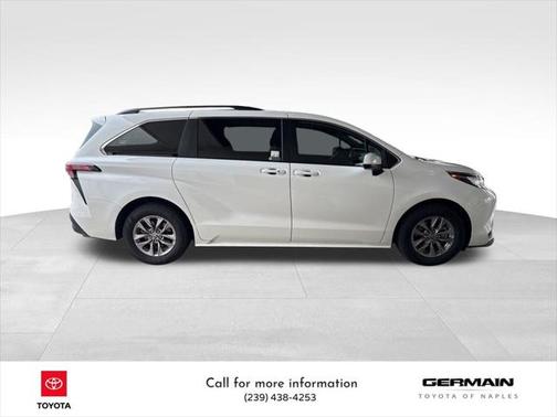 2022 Toyota Sienna LE
