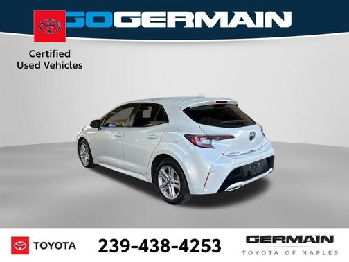 Wind Chill Pearl/Midnight Black Metallic 2022 Toyota Corolla Hatchback SE
